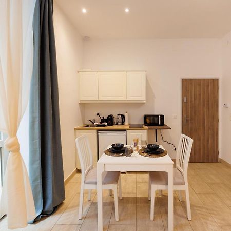 Cozy Market-Square Retreat Located In The Heart Of The 10Th District Wien Exteriör bild
