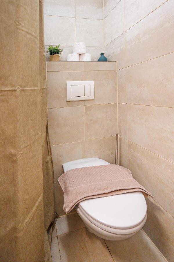 Cozy Market-Square Retreat Located In The Heart Of The 10Th District Wien Exteriör bild