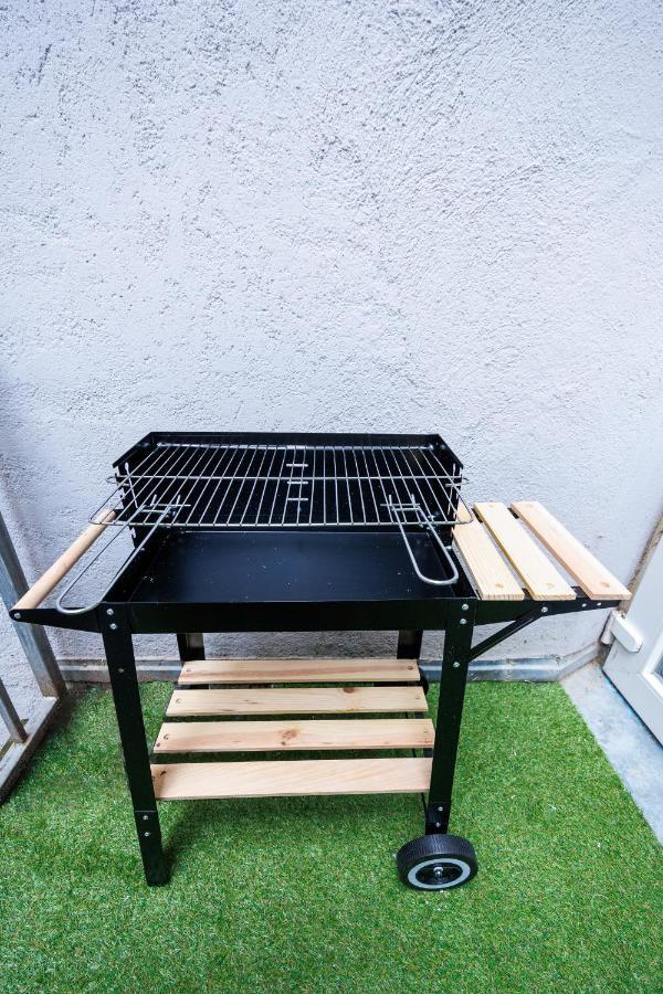 Cozy Market-Square Retreat Located In The Heart Of The 10Th District Wien Exteriör bild